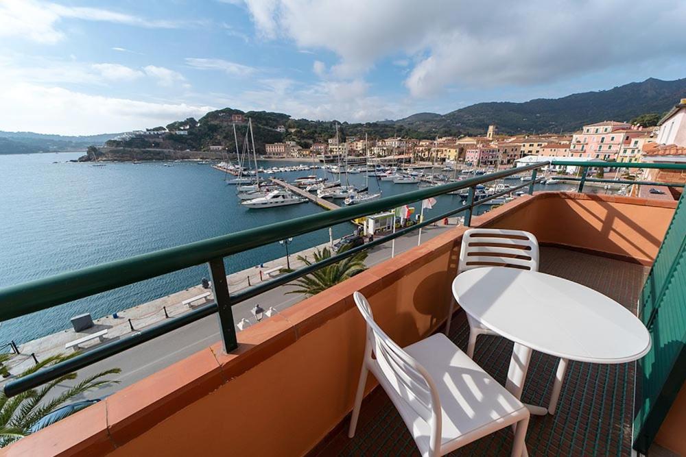 Hotel Belmare Porto Azzurro Exterior foto